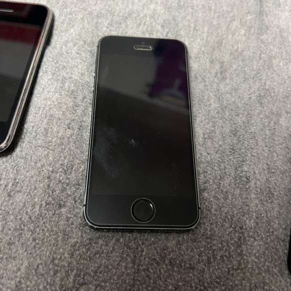 iPhone - Picture 4 of 7